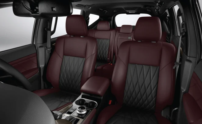 Interior pajero sport