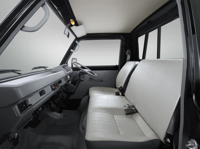 Interior l300
